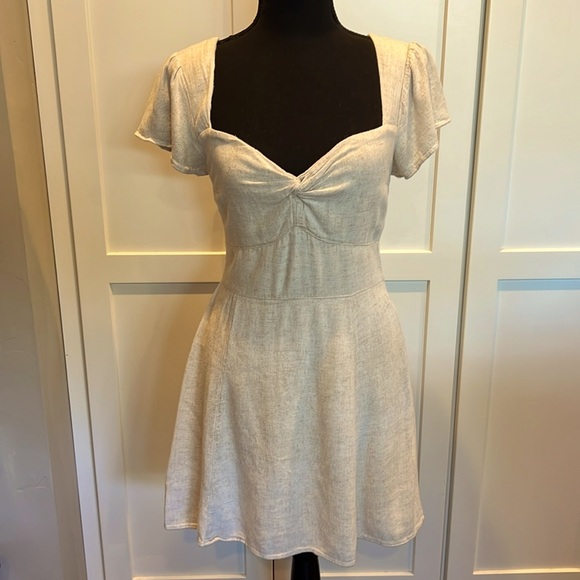 Abercrombie & Fitch Dresses & Skirts - Abercrombie & Fitch Beige Linen Mini Dress XS